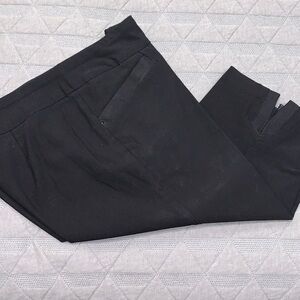 Women’s Capri Black Pants